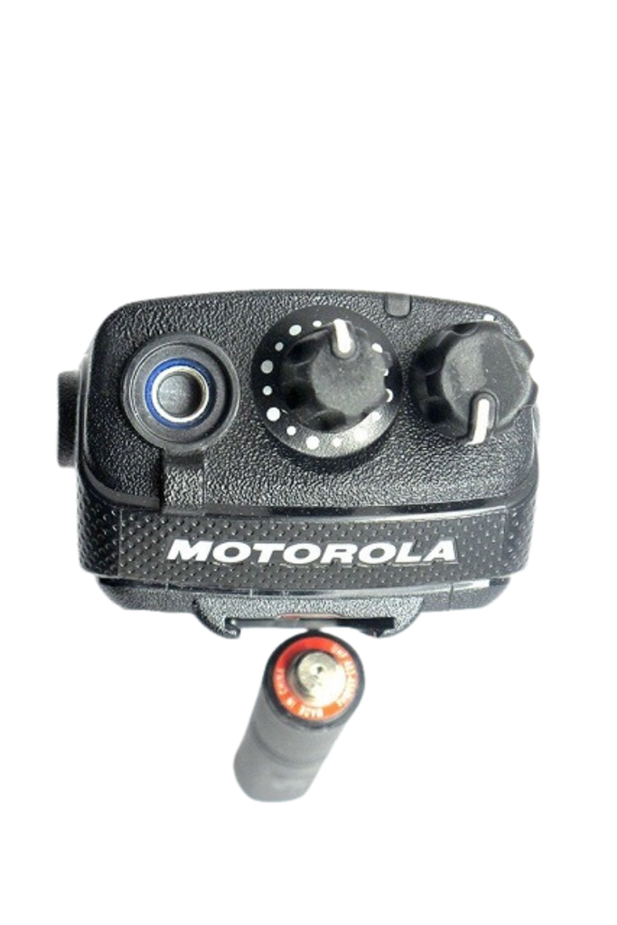 MOTOROLA XIR P6620i DIGITAL PORTABLE RADIO Top View