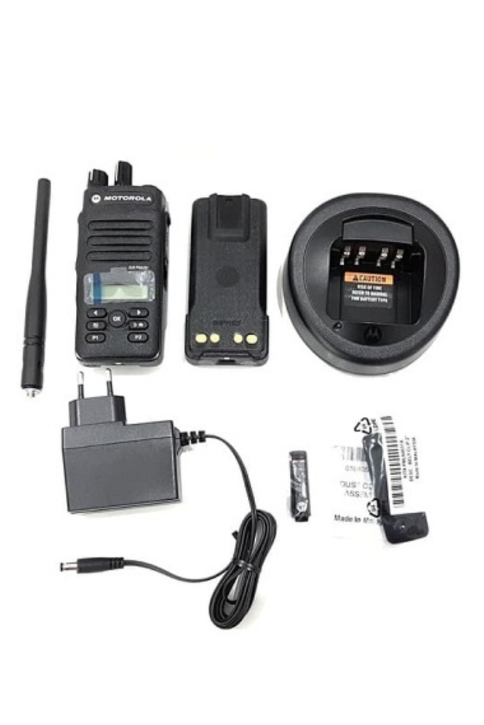 MOTOROLA XIR P6620i DIGITAL PORTABLE RADIO Inclusions